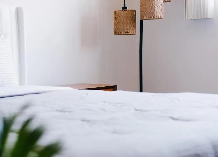 Apartamento Near O'Hare • Personal Gym & Balcony • Safe Area