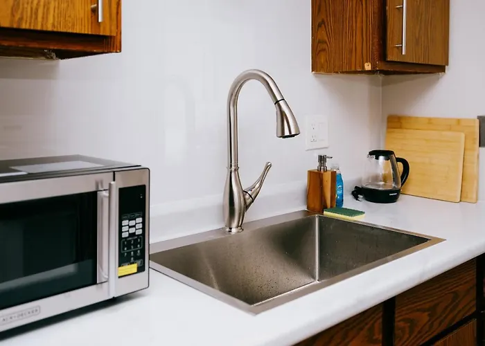 Near O'Hare • Personal Gym & Balcony • Safe Area Apartamento