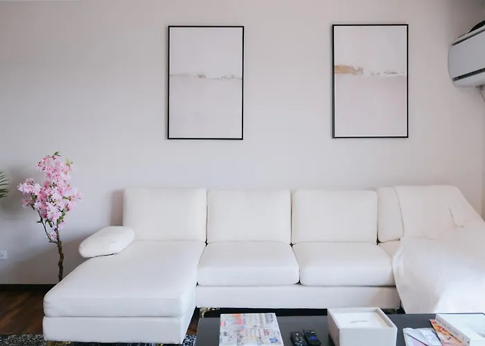 Apartamento Near O'Hare • Personal Gym & Balcony • Safe Area Chicago