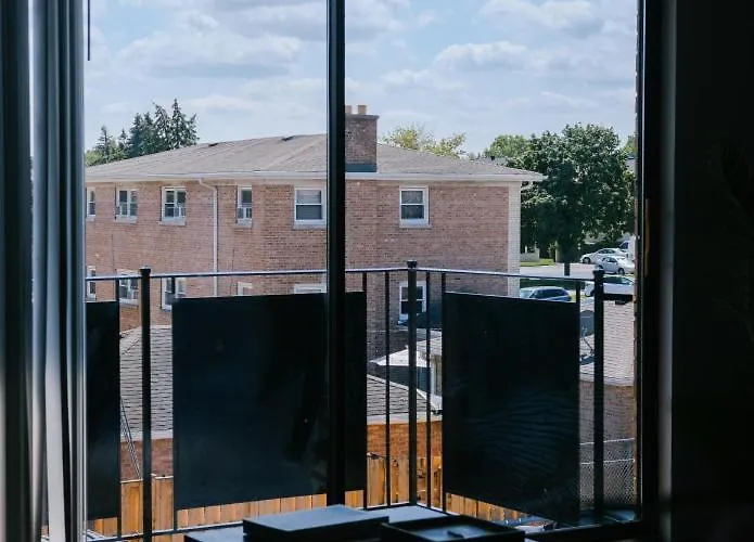 Near O'Hare • Personal Gym & Balcony • Safe Area Apartamento *