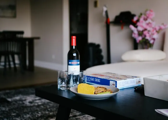Apartamento Near O'Hare • Personal Gym & Balcony • Safe Area *